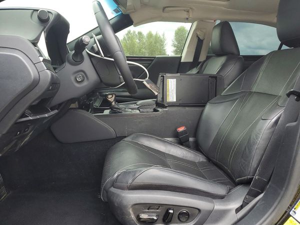 2021 LEXUS ES 300h Luxury