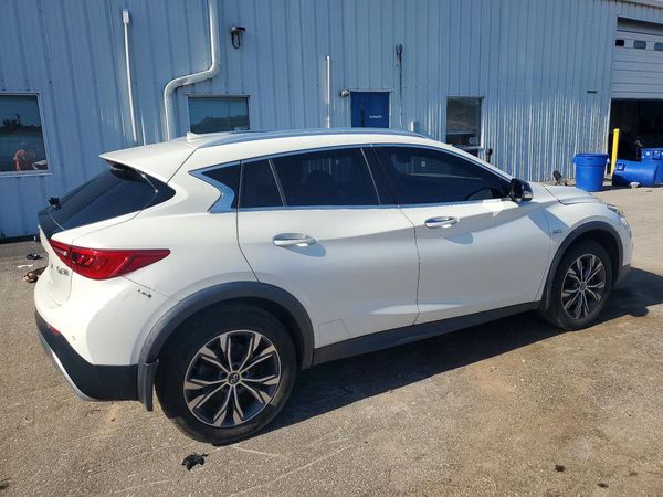 2017 INFINITI QX30