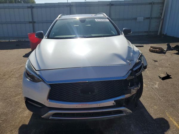 2017 INFINITI QX30