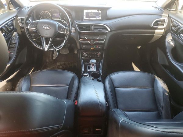 2017 INFINITI QX30