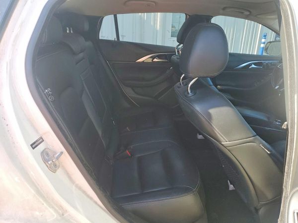 2017 INFINITI QX30
