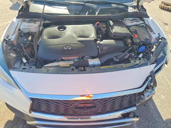 2017 INFINITI QX30