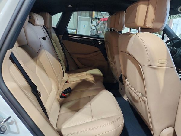 2026 PORSCHE MACAN Macan, Macan T
