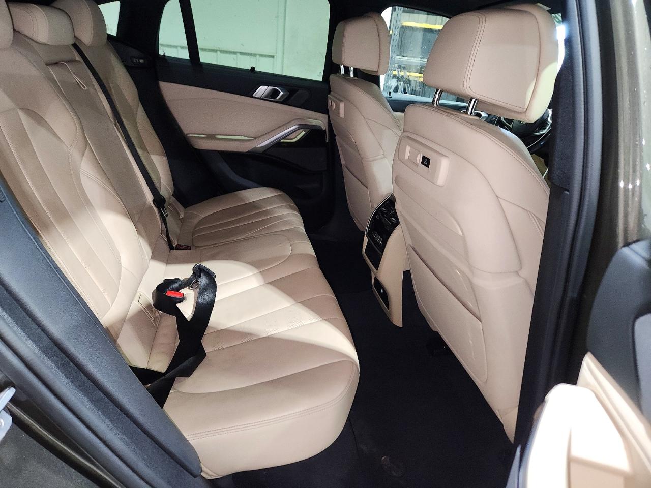 2021 BMW X6 sDrive40i