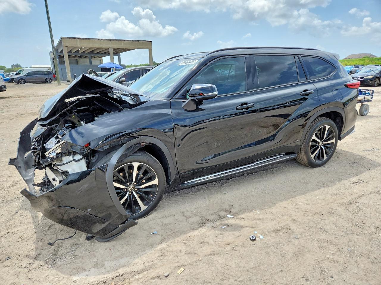2022 TOYOTA HIGHLANDER XSE