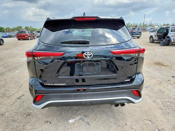 2022 TOYOTA HIGHLANDER XSE