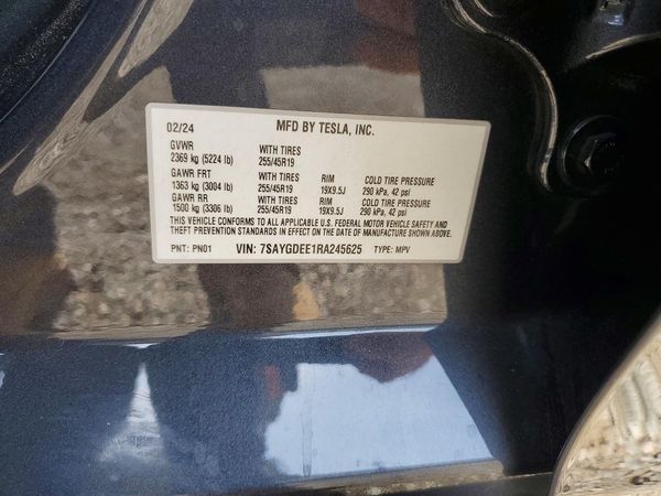 2024 TESLA MODEL Y