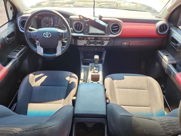 2017 TOYOTA TACOMA