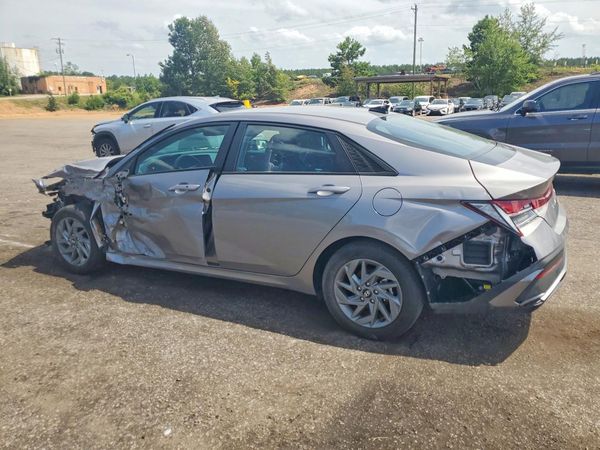 2024 HYUNDAI ELANTRA Blue