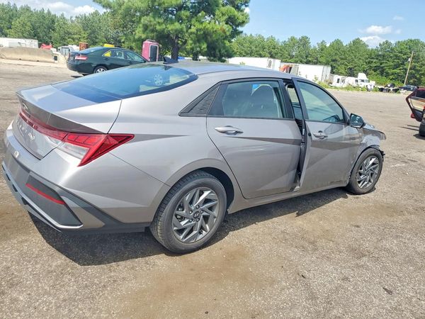 2024 HYUNDAI ELANTRA Blue