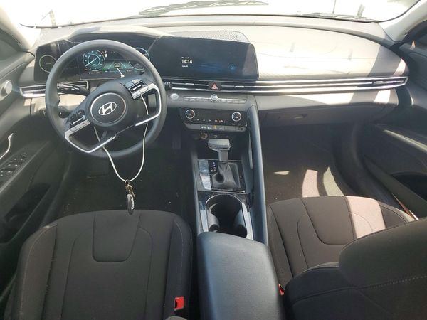 2024 HYUNDAI ELANTRA Blue