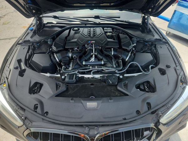 2020 BMW M8