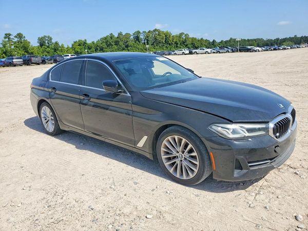 2021 BMW 530