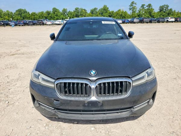 2021 BMW 530