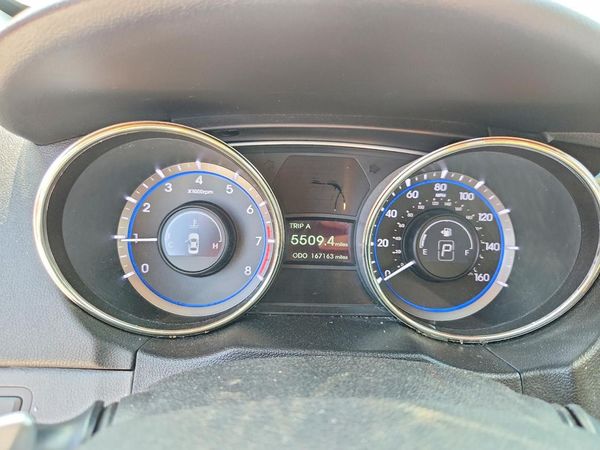 2012 HYUNDAI SONATA Middle level