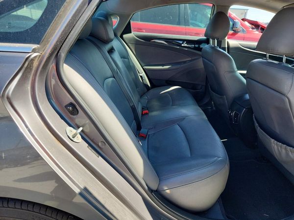 2012 HYUNDAI SONATA Middle level