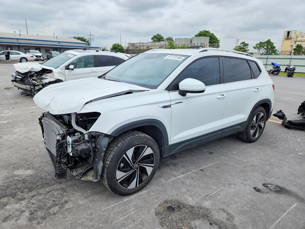 2024 VOLKSWAGEN TAOS 4Motion SE