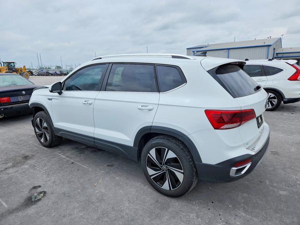 2024 VOLKSWAGEN TAOS 4Motion SE