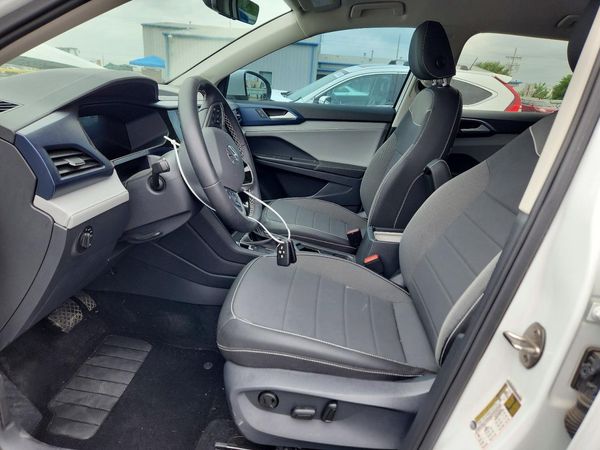 2024 VOLKSWAGEN TAOS 4Motion SE