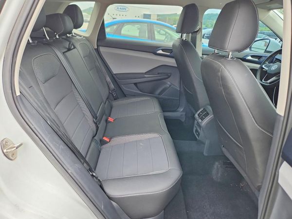 2024 VOLKSWAGEN TAOS 4Motion SE