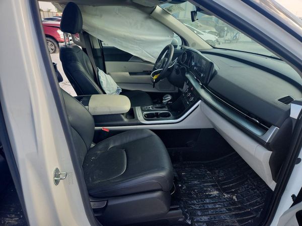 2024 KIA CARNIVAL LX, LX Seat Package