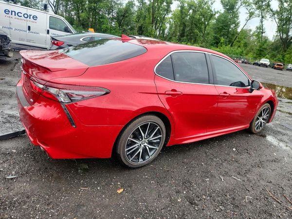 2022 TOYOTA CAMRY SE