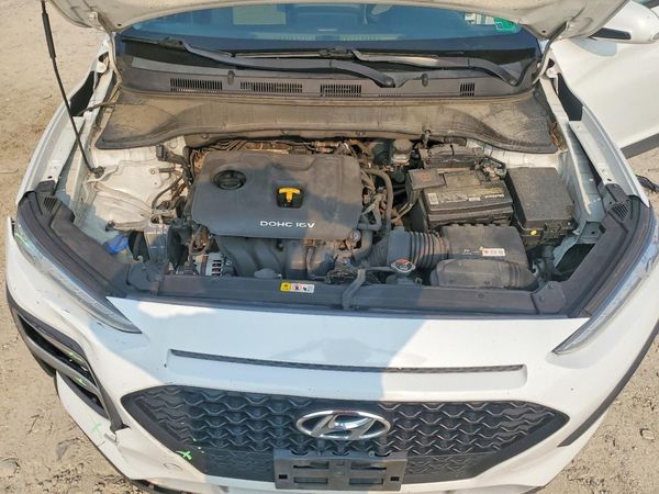 2018 HYUNDAI KONA SEL with Tech Pkg
