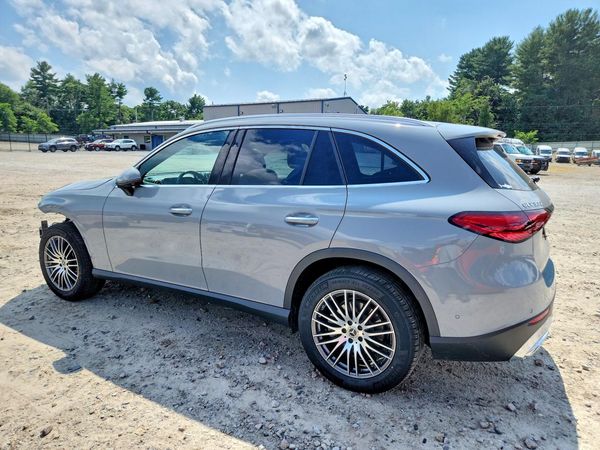 2026 MERCEDES-BENZ GLC