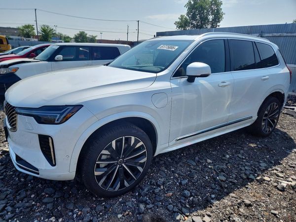 2025 VOLVO XC90
