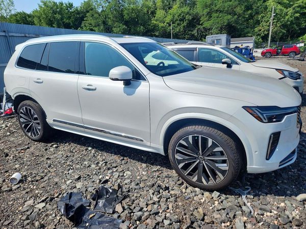 2025 VOLVO XC90