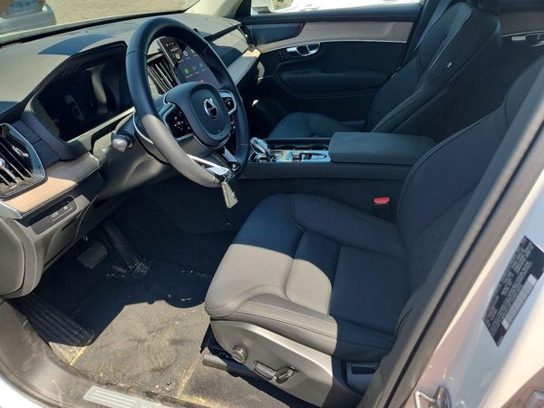 2025 VOLVO XC90