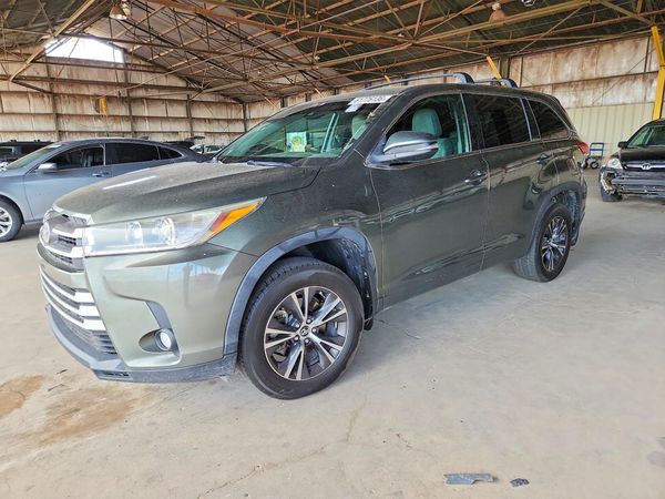 2018 TOYOTA HIGHLANDER LE/LE Plus