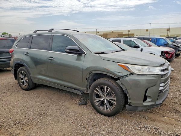2018 TOYOTA HIGHLANDER LE/LE Plus