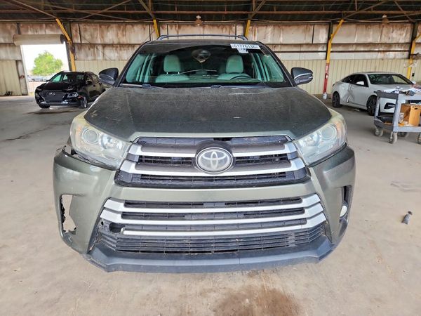 2018 TOYOTA HIGHLANDER LE/LE Plus