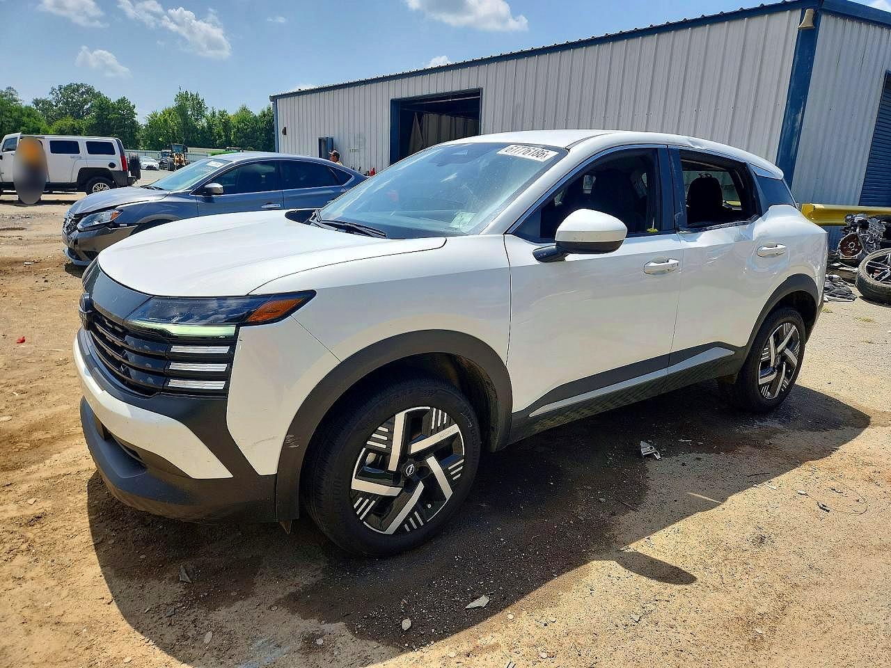 2025 NISSAN KICKS