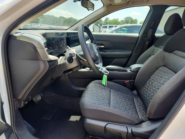 2025 NISSAN KICKS