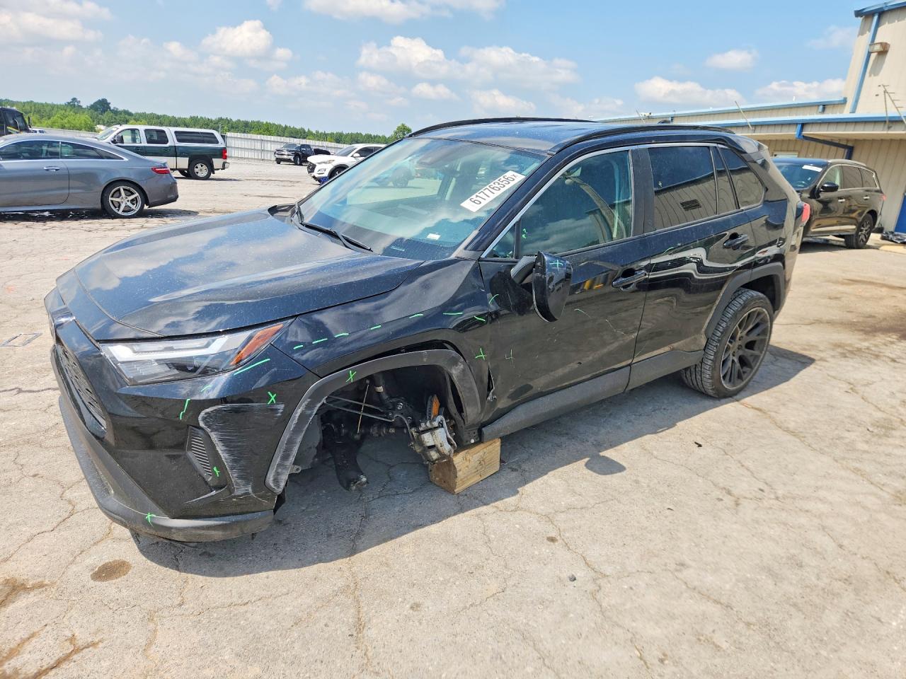 2023 TOYOTA RAV4 XLE