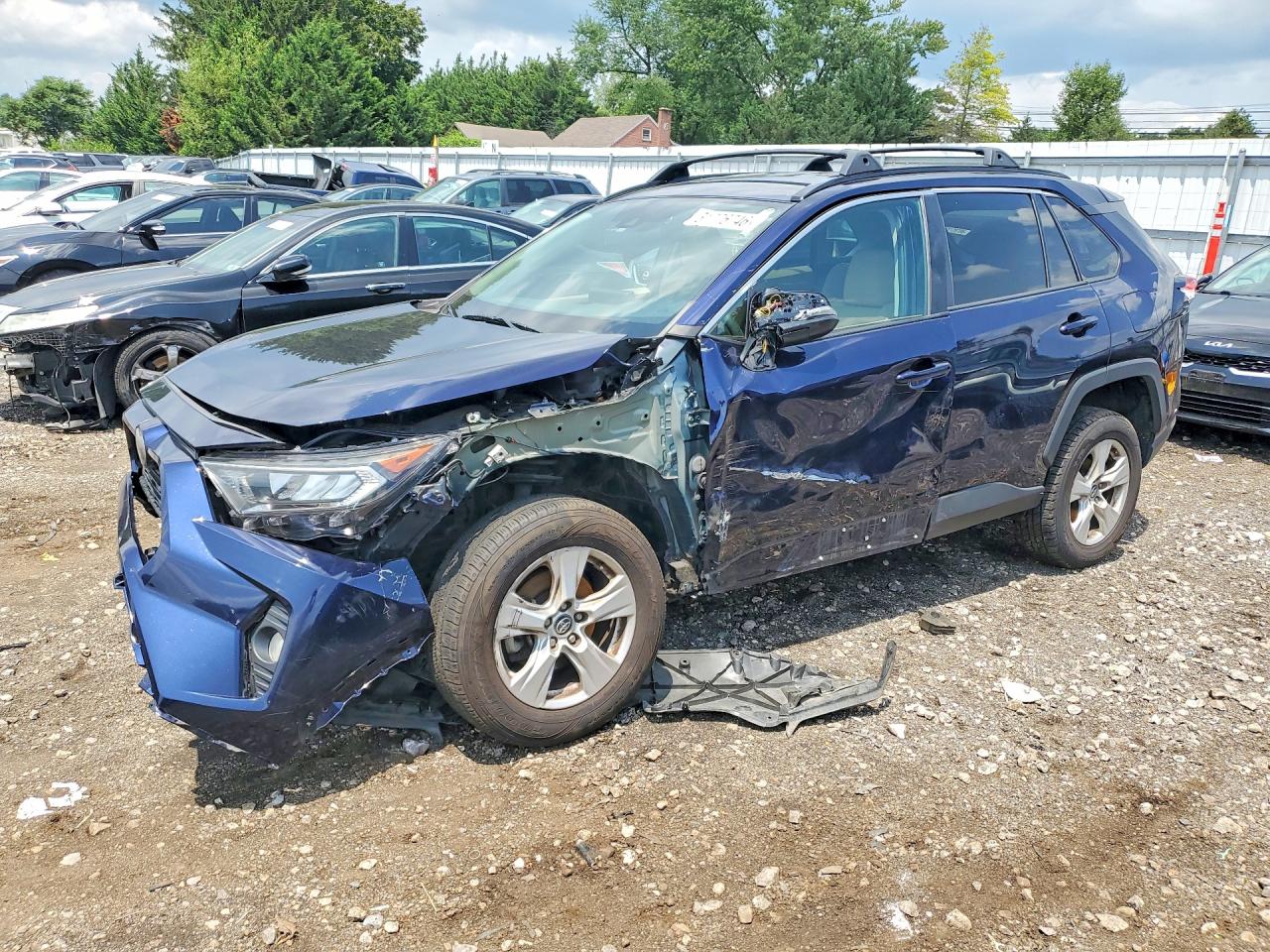 2020 TOYOTA RAV4 XLE