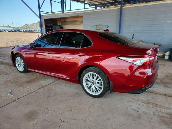 2020 TOYOTA CAMRY XLE