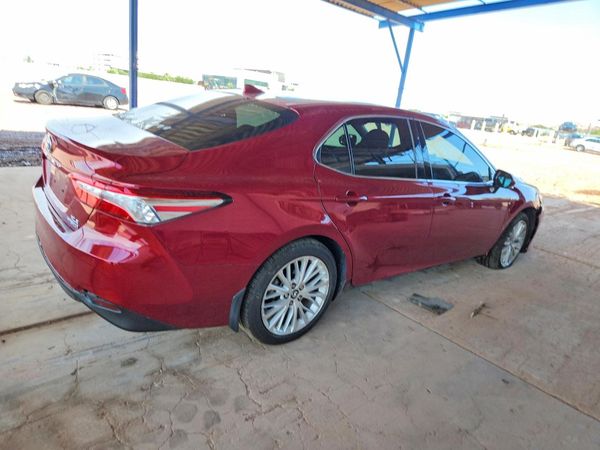 2020 TOYOTA CAMRY XLE