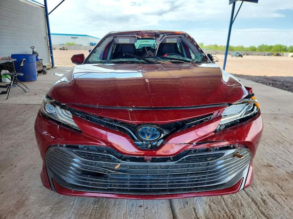 2020 TOYOTA CAMRY XLE