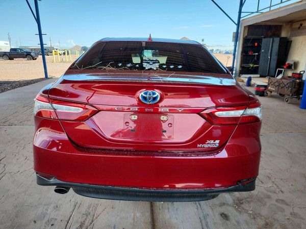 2020 TOYOTA CAMRY XLE