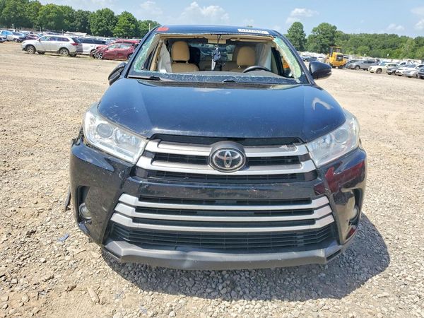 2019 TOYOTA HIGHLANDER LE/LE Plus