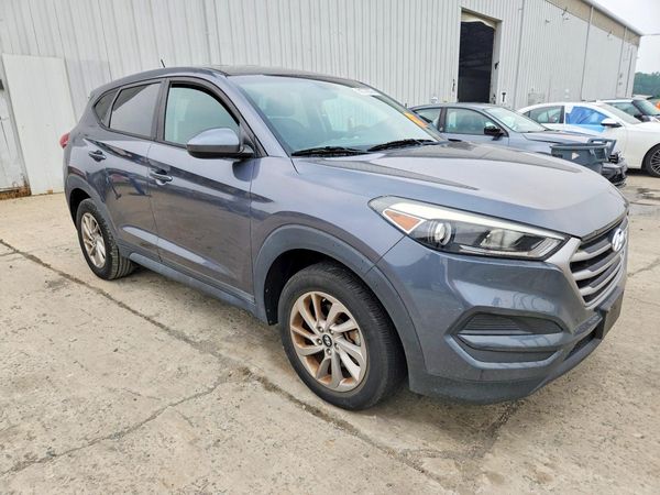 2017 HYUNDAI TUCSON SE (no options)