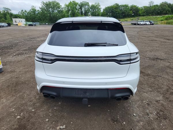 2025 PORSCHE MACAN