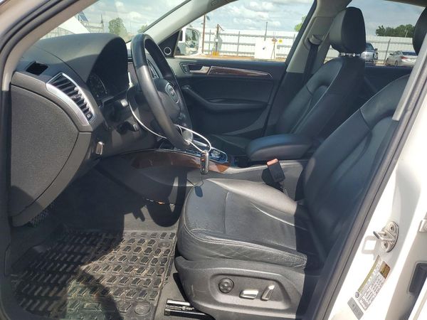 2016 AUDI Q5 quattro Premium Plus — DENT