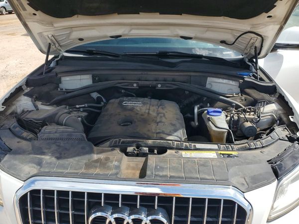 2016 AUDI Q5 quattro Premium Plus — Engine bay