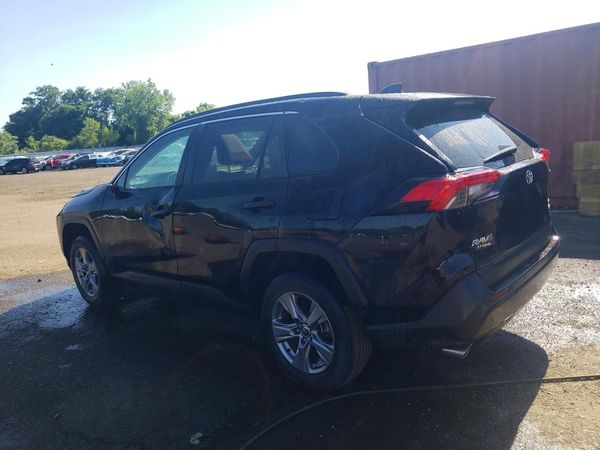 2022 TOYOTA RAV4 XLE