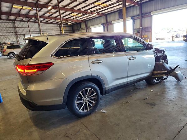 2019 TOYOTA HIGHLANDER SE/XLE