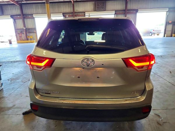 2019 TOYOTA HIGHLANDER SE/XLE